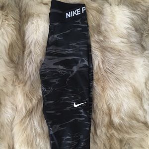 Nike pro crop legging